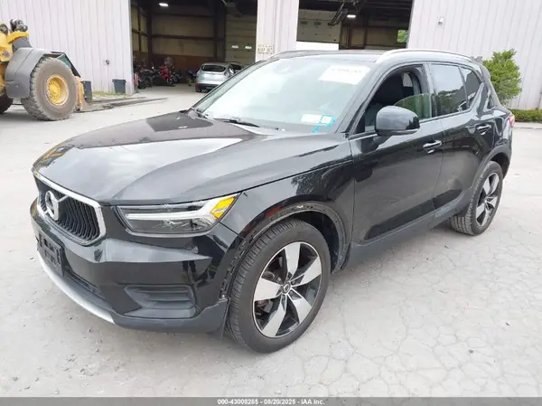 YV4162UK5K2049788 2019 VOLVO XC40 - Image 2