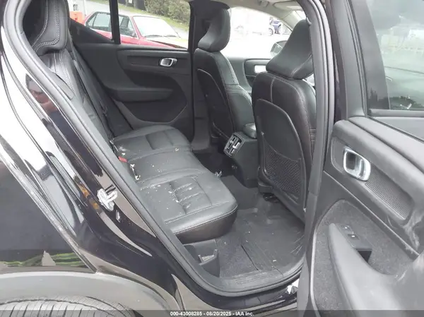 YV4162UK5K2049788 2019 VOLVO XC40 - Image 8