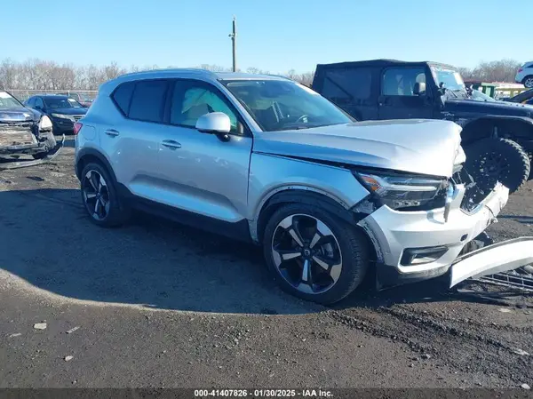 YV4162UK5K2052092 2019 VOLVO XC40 - Image 1