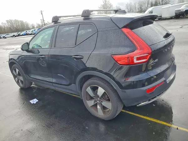 YV4162UK5K2053369 2019 VOLVO XC40 - Image 2