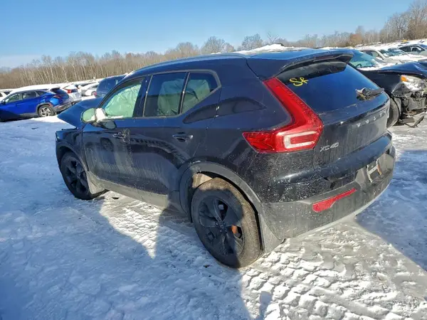 YV4162UK5K2089837 2019 VOLVO XC40 - Image 2