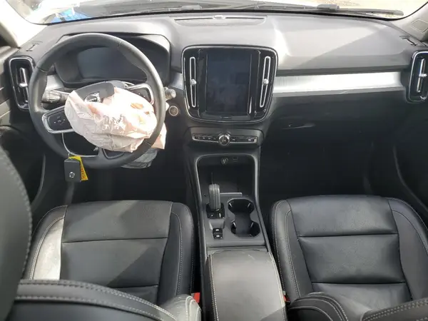YV4162UK5K2107110 2019 VOLVO XC40 - Image 8