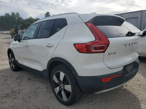 YV4162UK5K2111660 2019 VOLVO XC40 - Image 2