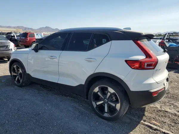 YV4162UK5K2116986 2019 VOLVO XC40 - Image 2