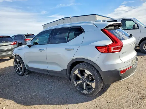 YV4162UK5L2183900 2020 VOLVO XC40 - Image 2
