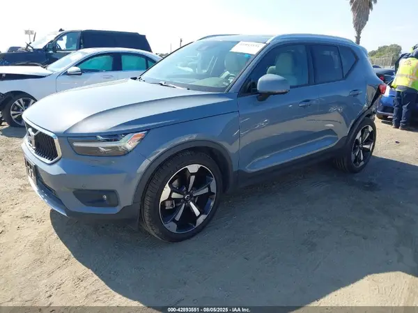 YV4162UK5L2241262 2020 VOLVO XC40 - Image 2