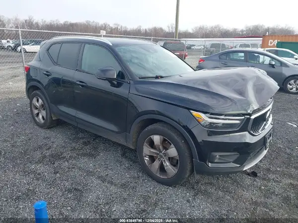 YV4162UK5L2252164 2020 VOLVO XC40 - Image 1