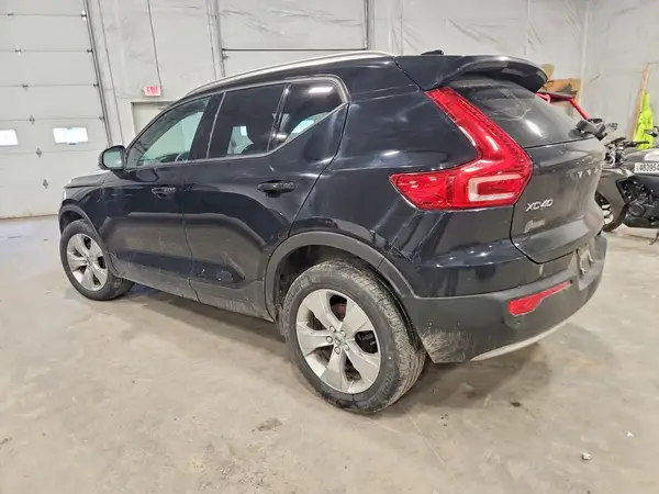 YV4162UK5L2323704 2020 VOLVO XC40 - Image 2
