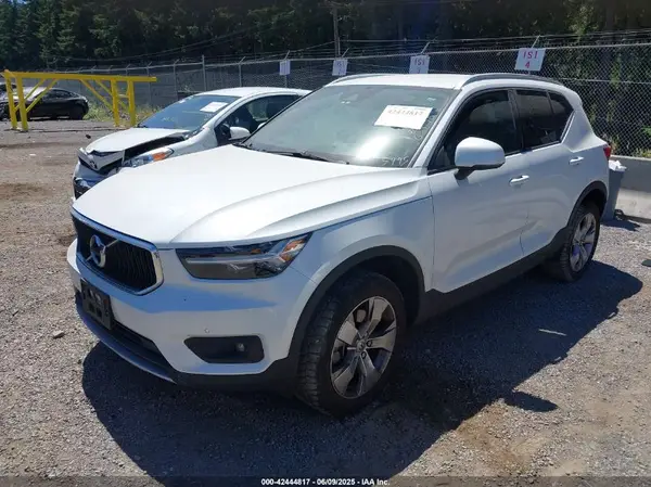 YV4162UK5M2485995 2021 VOLVO XC40 - Image 2