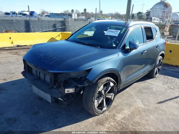 YV4162UK5M2522303 2021 VOLVO XC40 - Image 2