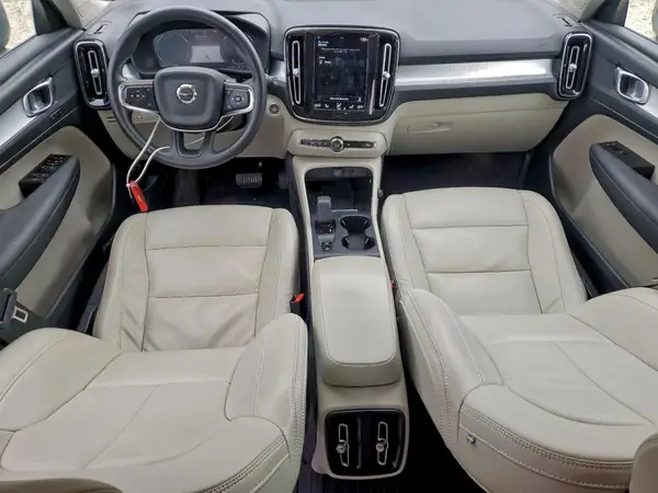 YV4162UK5N2725984 2022 VOLVO XC40 - Image 8