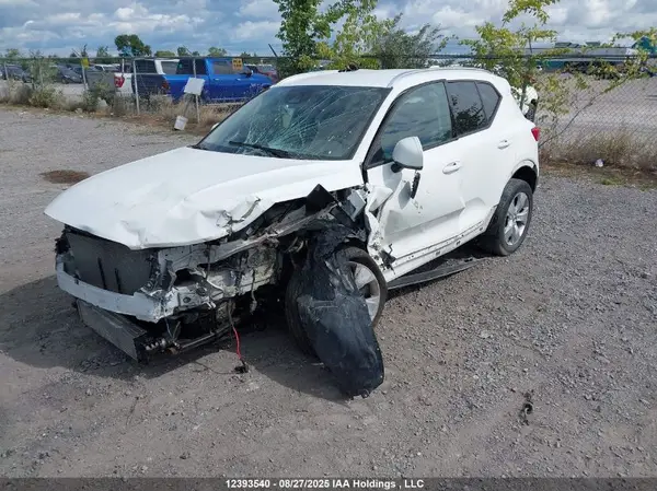 YV4162UK6K2052506 2019 VOLVO XC40 - Image 2