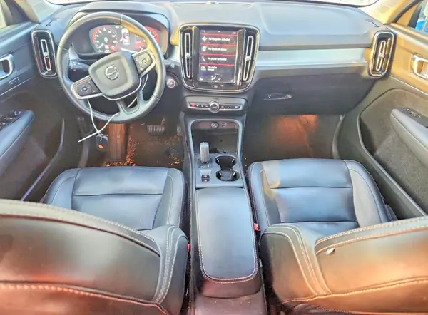 YV4162UK6K2054613 2019 VOLVO XC40 - Image 8