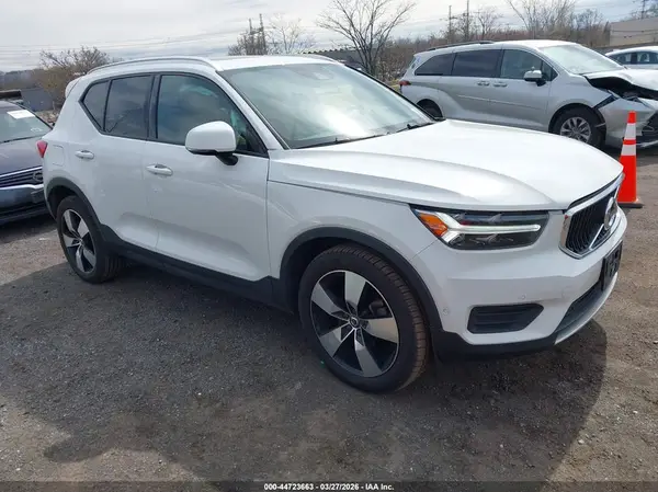 YV4162UK6K2123056 2019 VOLVO XC40 - Image 1