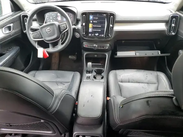 YV4162UK6K2140035 2019 VOLVO XC40 - Image 8