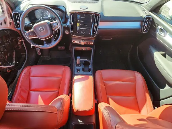 YV4162UK6K2156137 2019 VOLVO XC40 - Image 8