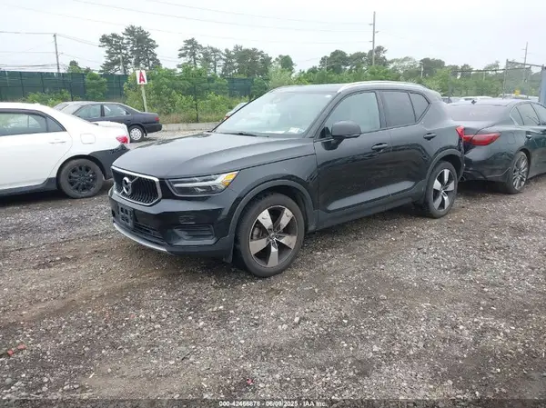 YV4162UK6L2254022 2020 VOLVO XC40 - Image 2