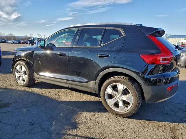 YV4162UK6L2265229 2020 VOLVO XC40 - Image 2