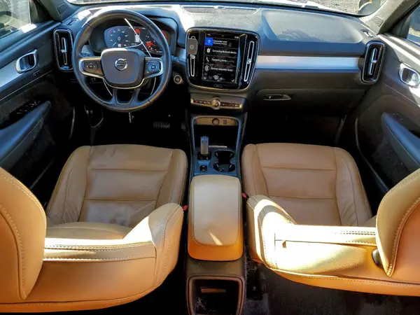 YV4162UK6L2265229 2020 VOLVO XC40 - Image 8