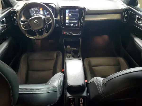 YV4162UK6L2280667 2020 VOLVO XC40 - Image 8
