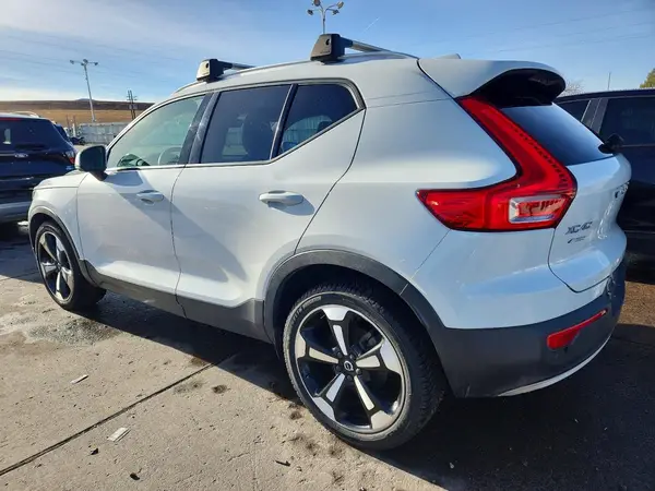 YV4162UK6L2325073 2020 VOLVO XC40 - Image 2