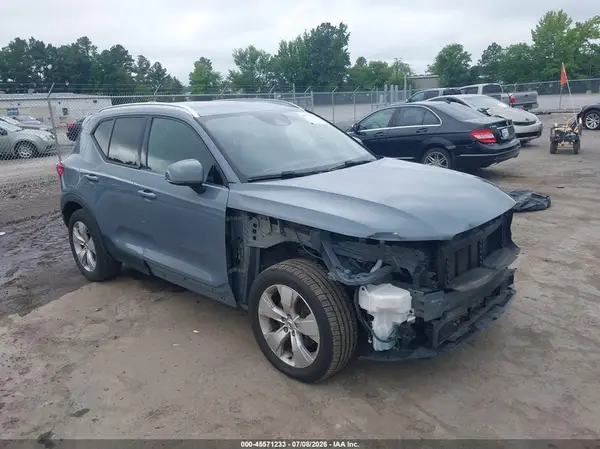YV4162UK6L2331732 2020 VOLVO XC40 - Image 1