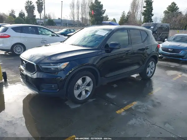 YV4162UK6M2599620 2021 VOLVO XC40 - Image 2