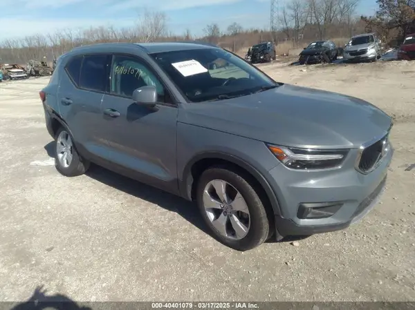 YV4162UK6N2747556 2022 VOLVO XC40 - Image 1