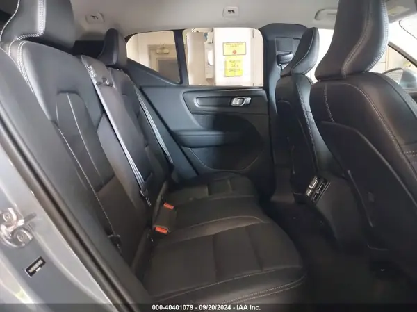 YV4162UK6N2747556 2022 VOLVO XC40 - Image 8