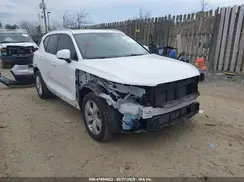YV4162UK6N2755592 2022 VOLVO XC40