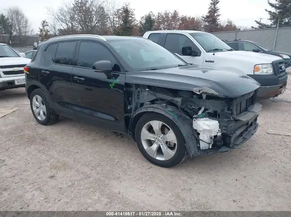 YV4162UK6N2763529 2022 VOLVO XC40 - Image 1