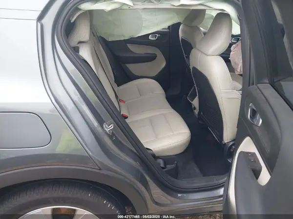 YV4162UK7K2075731 2019 VOLVO XC40 - Image 8