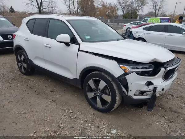 YV4162UK7K2101924 2019 VOLVO XC40 - Image 1