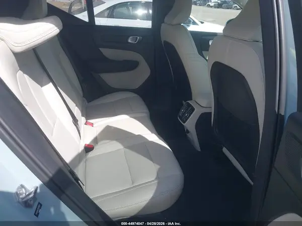 YV4162UK7K2116567 2019 VOLVO XC40 - Image 8