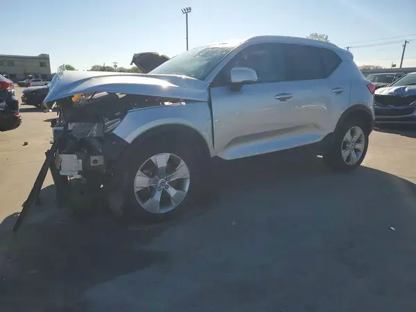 YV4162UK7K2120215 2019 VOLVO XC40 - Image 1