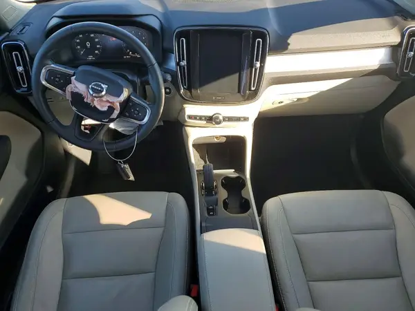 YV4162UK7K2120215 2019 VOLVO XC40 - Image 8
