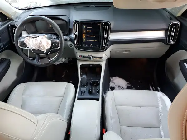 YV4162UK7K2123583 2019 VOLVO XC40 - Image 8