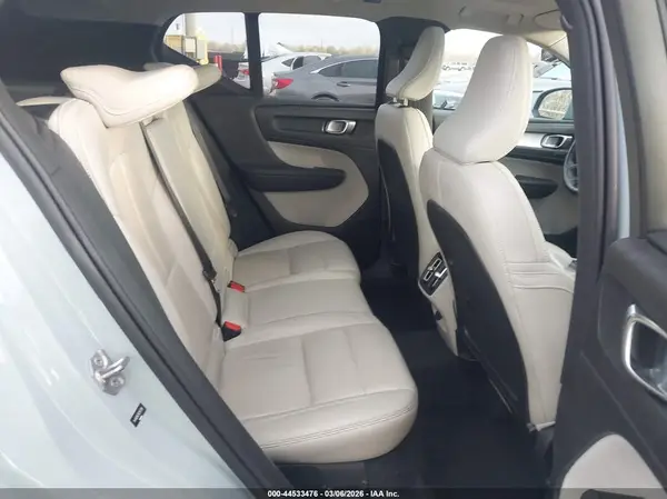 YV4162UK7K2137399 2019 VOLVO XC40 - Image 8