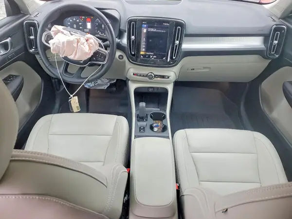 YV4162UK7L2315975 2020 VOLVO XC40 - Image 8
