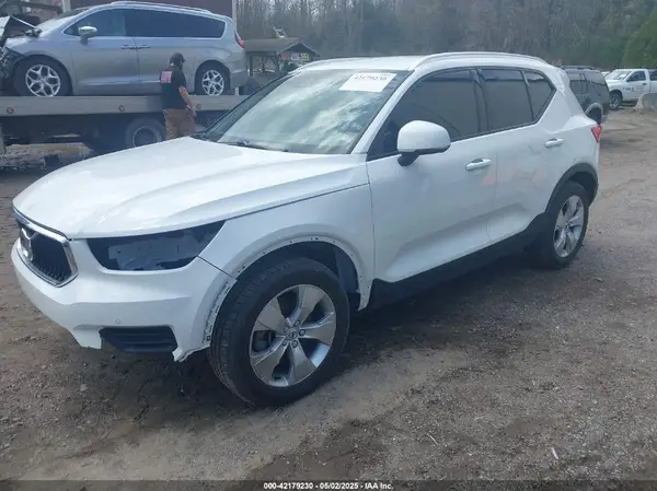 YV4162UK7L2336776 2020 VOLVO XC40 - Image 2