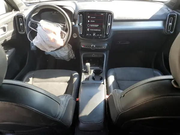 YV4162UK7L2341556 2020 VOLVO XC40 - Image 8
