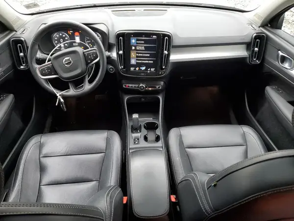 YV4162UK7M2395151 2021 VOLVO XC40 - Image 8