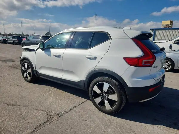 YV4162UK7M2452304 2021 VOLVO XC40 - Image 2