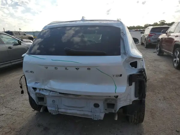 2021 VOLVO XC40 auction photo 6