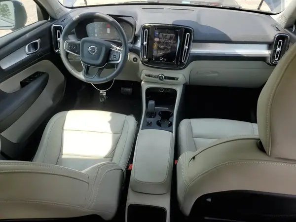 YV4162UK7N2651497 2022 VOLVO XC40 - Image 8