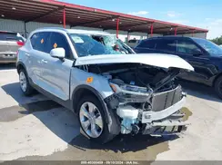 YV4162UK7N2775821 2022 VOLVO XC40