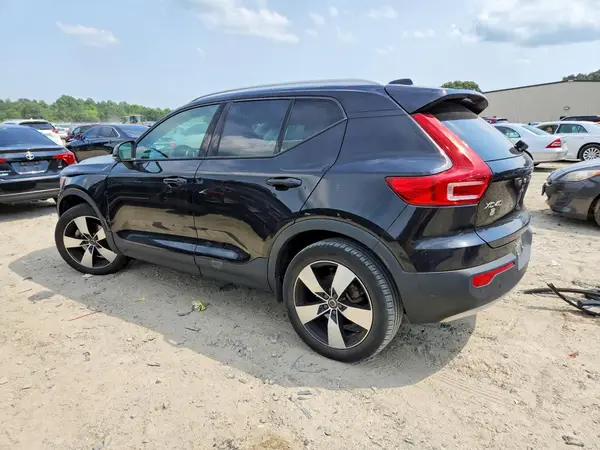 YV4162UK7N2788990 2022 VOLVO XC40 - Image 2