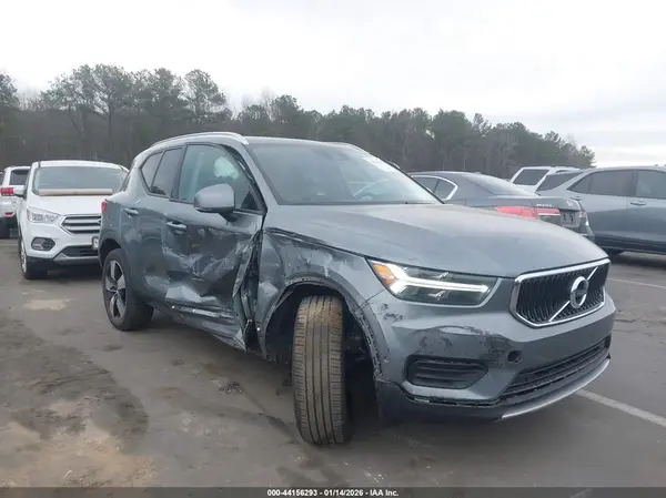 YV4162UK8K2047193 2019 VOLVO XC40 - Image 1