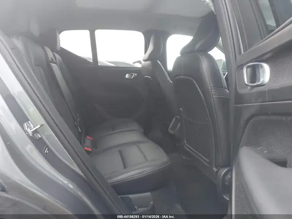 YV4162UK8K2047193 2019 VOLVO XC40 - Image 8