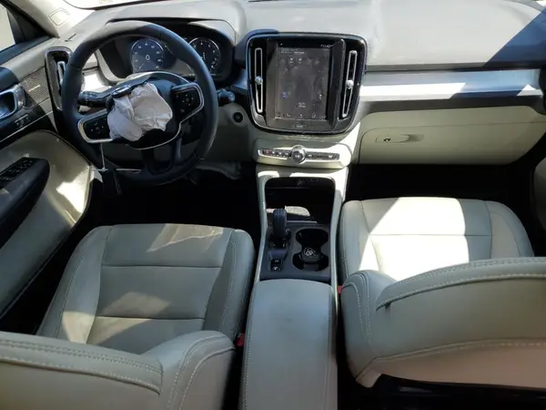 YV4162UK8K2051180 2019 VOLVO XC40 - Image 8